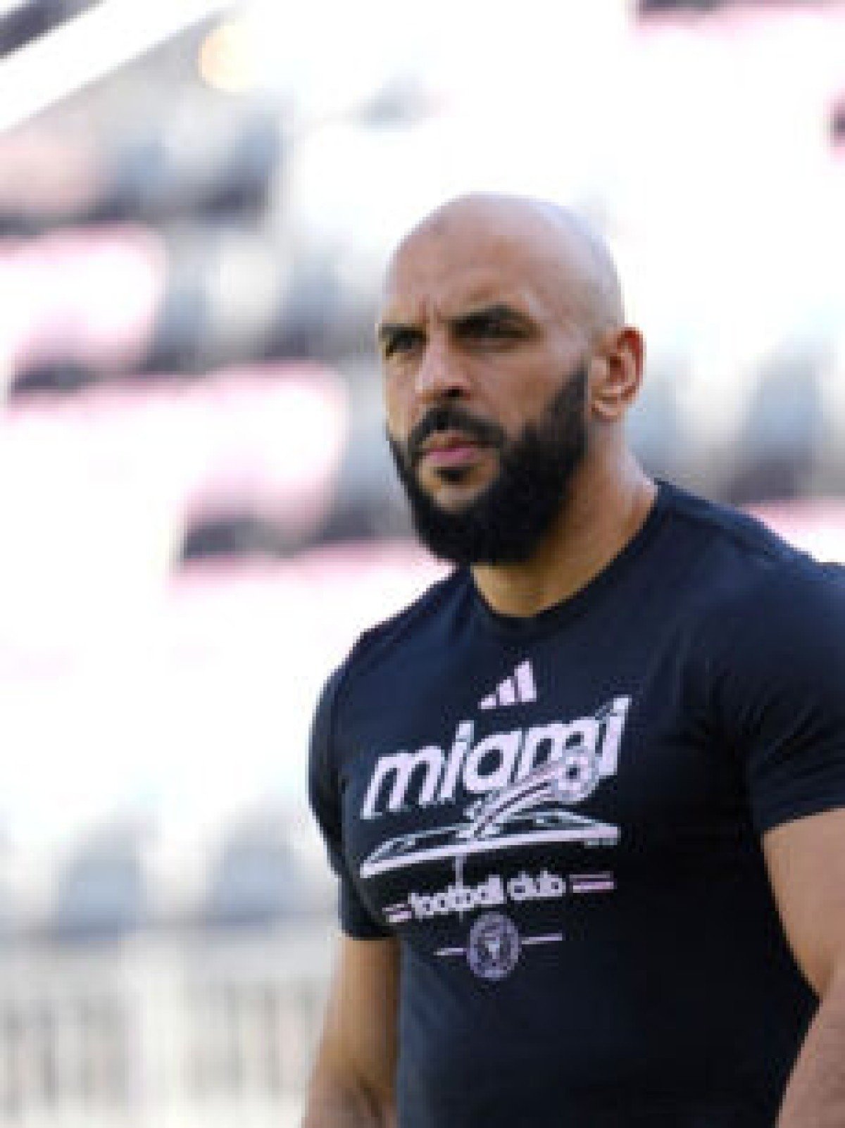 E o segurança? Guarda-costas de Messi some de campo em jogos do Inter Miami - No Ataque Internacional