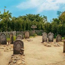 Fumódromo do Parque Beto Carrero desestimula tabagismo com cenário de cemitério - Divulgação