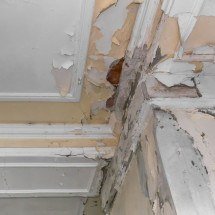 Vazamento no apartamento: quem paga a conta? Veja o que diz a lei - germi_p de Getty Images