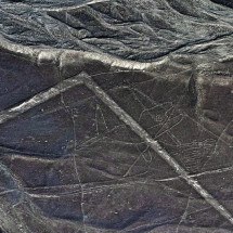 Cientistas usam I.A. e descobrem novas figuras misteriosas das Linhas de Nazca - wikimedia commons Pierre André Leclercq