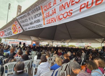 Diante dos descontos na folha de pagamento, sindicato dos professores da rede municipal de BH afirmaram que medida é 'imoral' -  (crédito: Jair Amaral/EM/D.A Press - 24/06/2025)