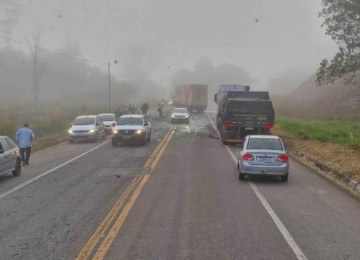 Acidente aconteceu na altura da Serra do Egito, na BR-262 -  (crédito: Reprodução/Redes sociais)