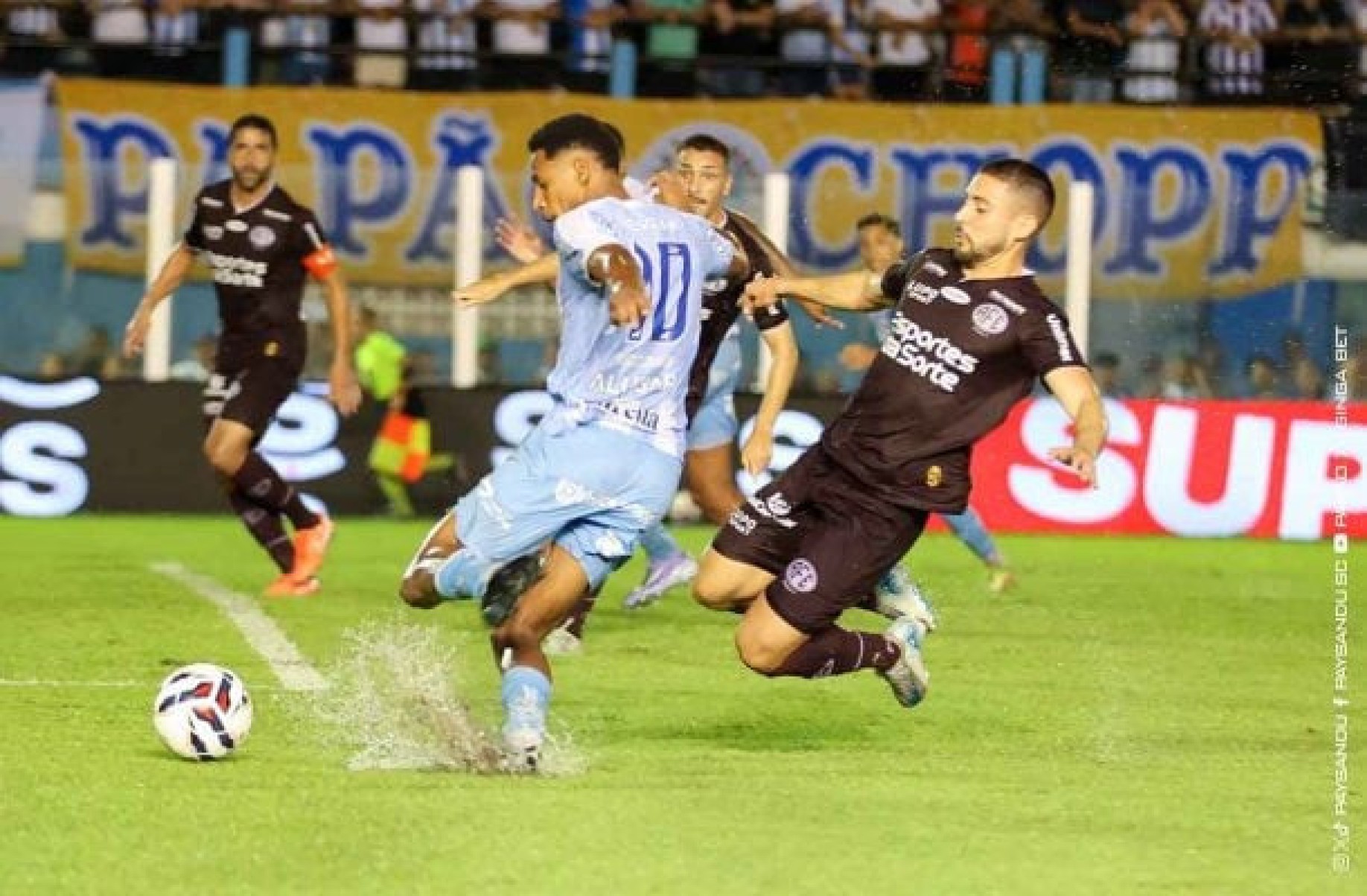 De virada, Paysandu vence a Ferroviária e emenda terceira vitória seguida na Série B