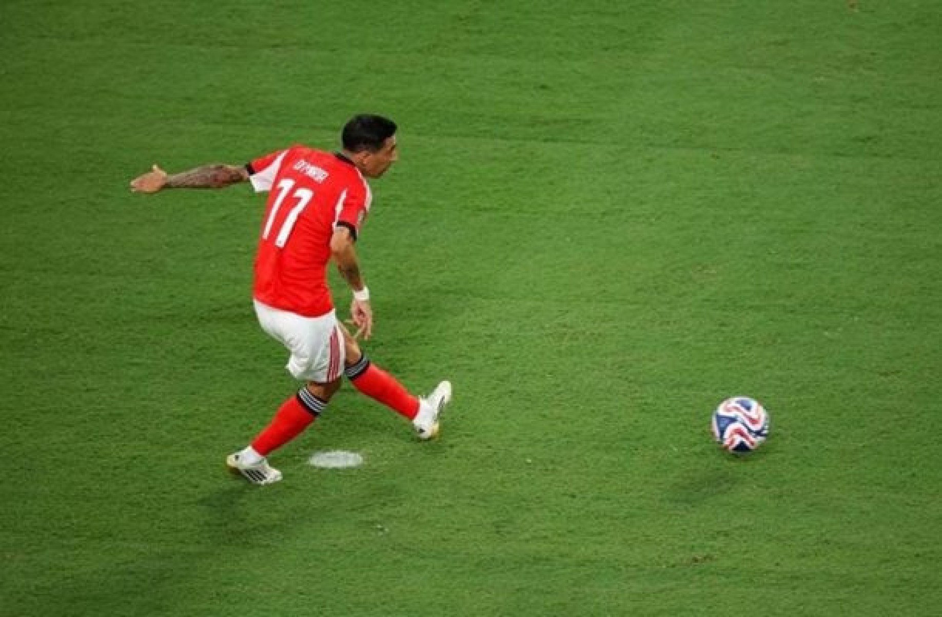 Di María se despede do Benfica e elogia Jorge Jesus: ‘Tirou o melhor de mim’