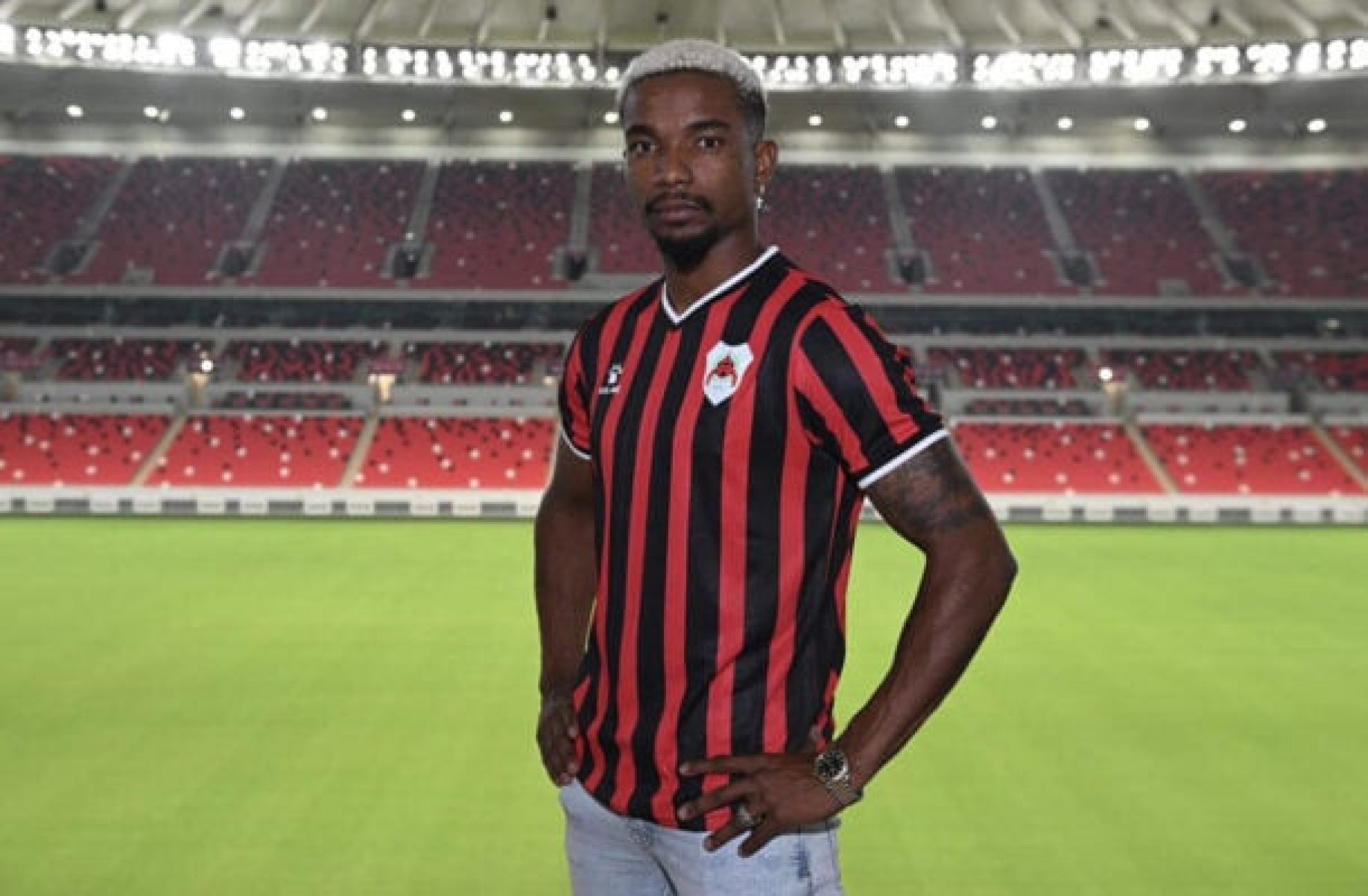 Thiago Mendes se aproxima de acerto com o Vasco