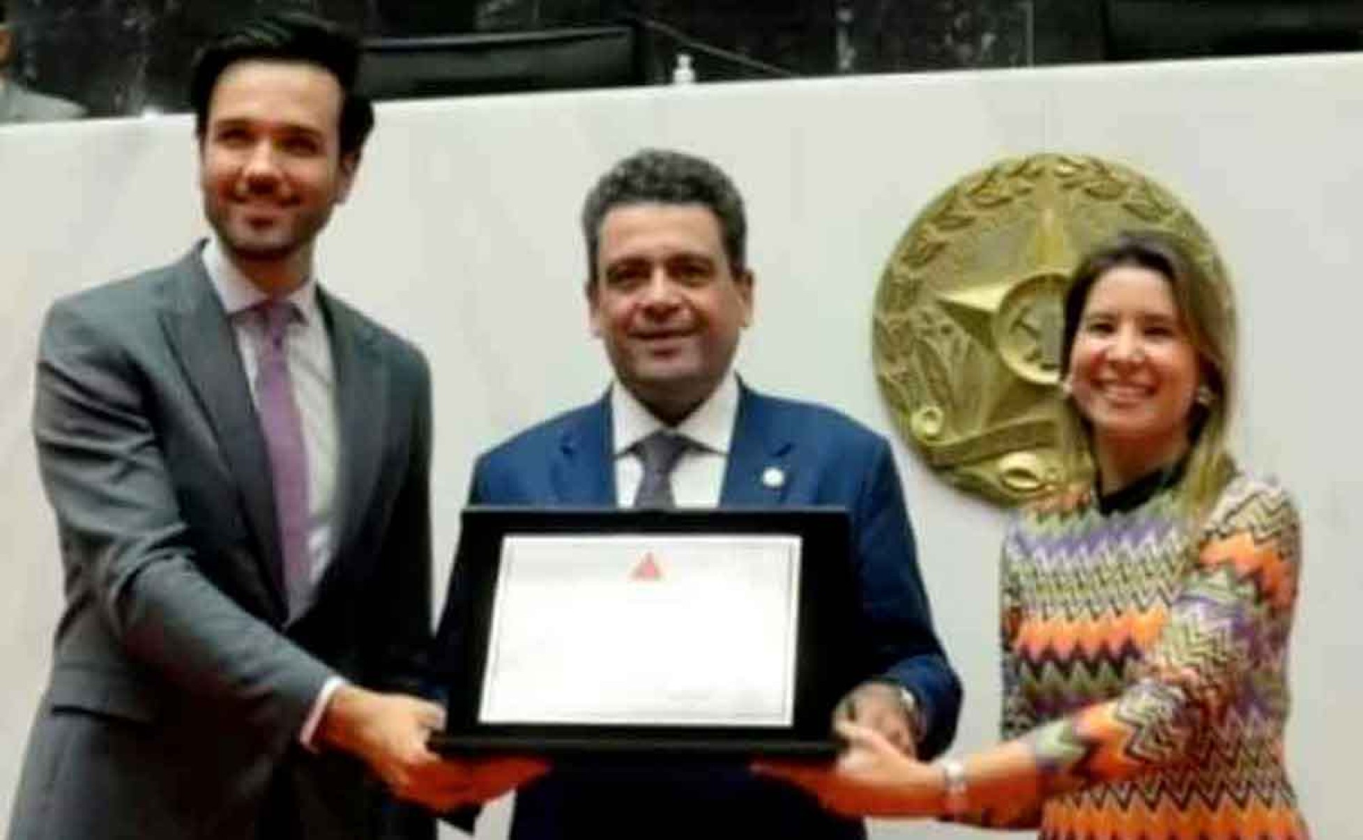 Deputado Tadeu Leite, Presidente da ALMG, Rodrigo Badaró, Conselheiro do CNJ e dos Diários Associados, e Deputada Carol Caram
