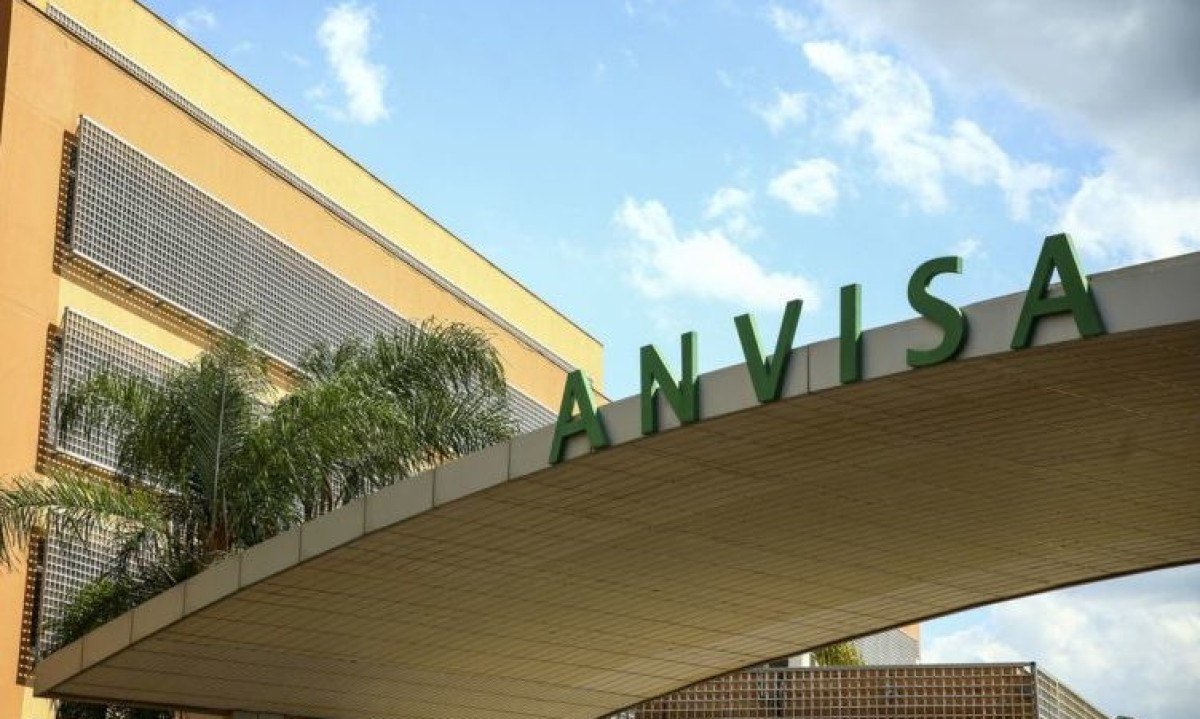 Em outubro, a Anvisa determinou a proibição da manipulação, venda, publicidade e aplicação desses implantes para tais fins após relatos de associações médicas documentarem centenas de complicações decorrentes desse uso. -  (crédito: Marcelo Camargo Agência Brasil )