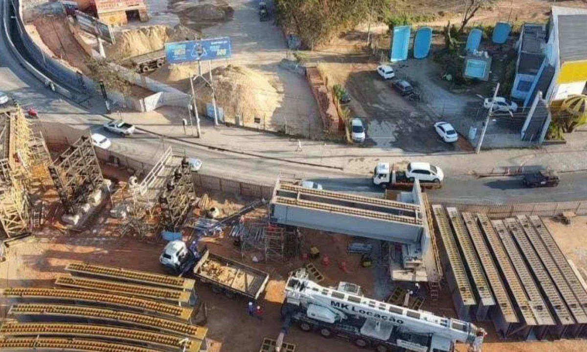 As obras foram iniciadas pela PBH no primeiro semestre de 2024 para implantação de viaduto na interseção da Cristiano Machado com Saramenha, além de adequações na circulação e intervenção no sistema viário -  (crédito: Divulgação/ PBH)