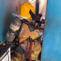 MG: criança põe fogo em sacola perto de botijão e causa incêndio em casa - CBMMG/Divulgação