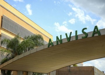 Em outubro, a Anvisa determinou a proibição da manipulação, venda, publicidade e aplicação desses implantes para tais fins após relatos de associações médicas documentarem centenas de complicações decorrentes desse uso. -  (crédito: Marcelo Camargo Agência Brasil )