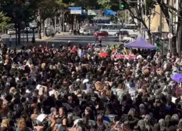 Manifestação da categoria ocupou as faixas da Avenida Afonso Pena, no Centro de BH, na manhã desta terça-feira (1º/7) -  (crédito: Redes sociais)
