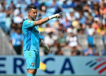 O experiente goleiro Fábio, de 44 anos, é um dos responsáveis pelo sucesso do Fluminense na Copa do Mundo de Clubes -  (crédito: Paul ELLIS / AFP)
