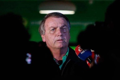 Cunha Bueno é um dos advogados que compõem a equipe de defesa de Bolsonaro (foto) no STF -  (crédito: Sergio Lima / AFP)
