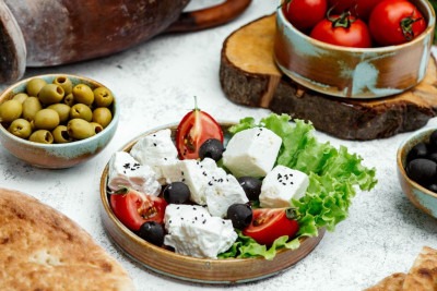 Receitas tradicionais da Grécia revelam os sabores únicos da cozinha mediterrânea com ingredientes frescos e muito azeite de oliva. -  (crédito: Freepik)