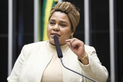 Candidatura da deputada federal Dandara Tonantzin a presidência do PT mineiro foi suspensa após sigla apontar uma dívida de cerca de R$ 130 mil com a legenda -  (crédito: Mario Agra/Câmara dos Deputados)