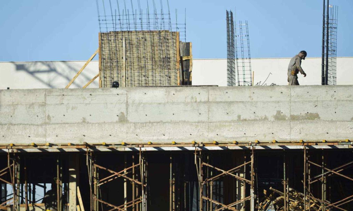 Falta de pagamento e projetos incompletos são apontados como motivos para a paralisação do PAC 3. -  (crédito: Marcello Casal Jr/Agência Brasil)