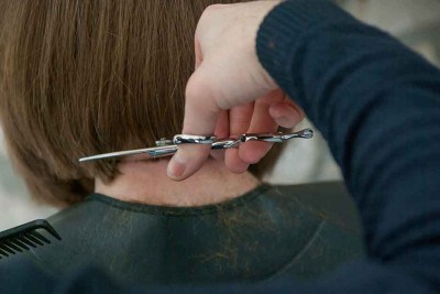 Para manter o corte, é preciso aparar os fios de cabelo nas áreas onde eles crescem mais

 -  (crédito: Pixabay/reprodução)