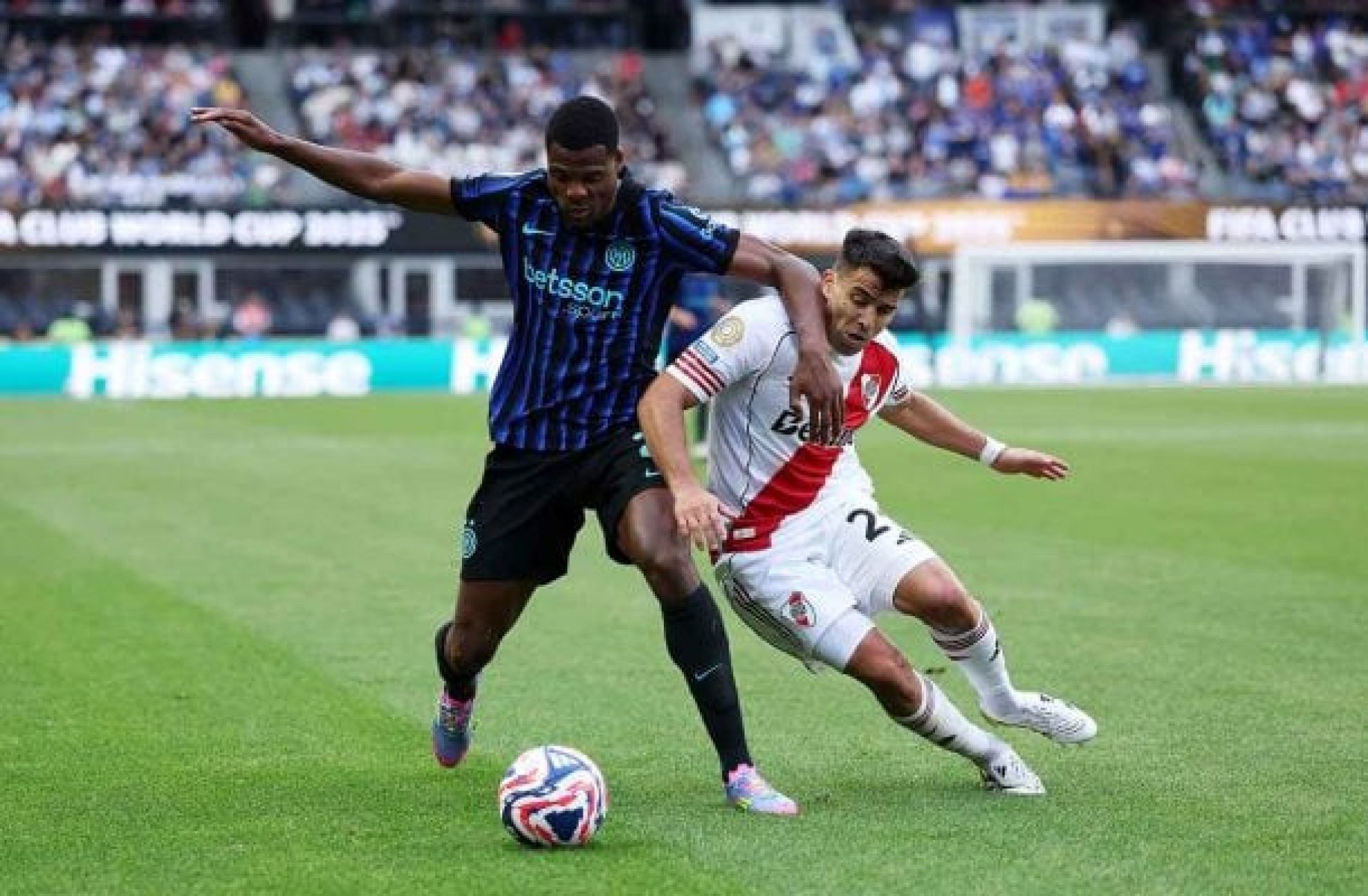 Barcelona mira destaque da Inter de Milão na última Champions