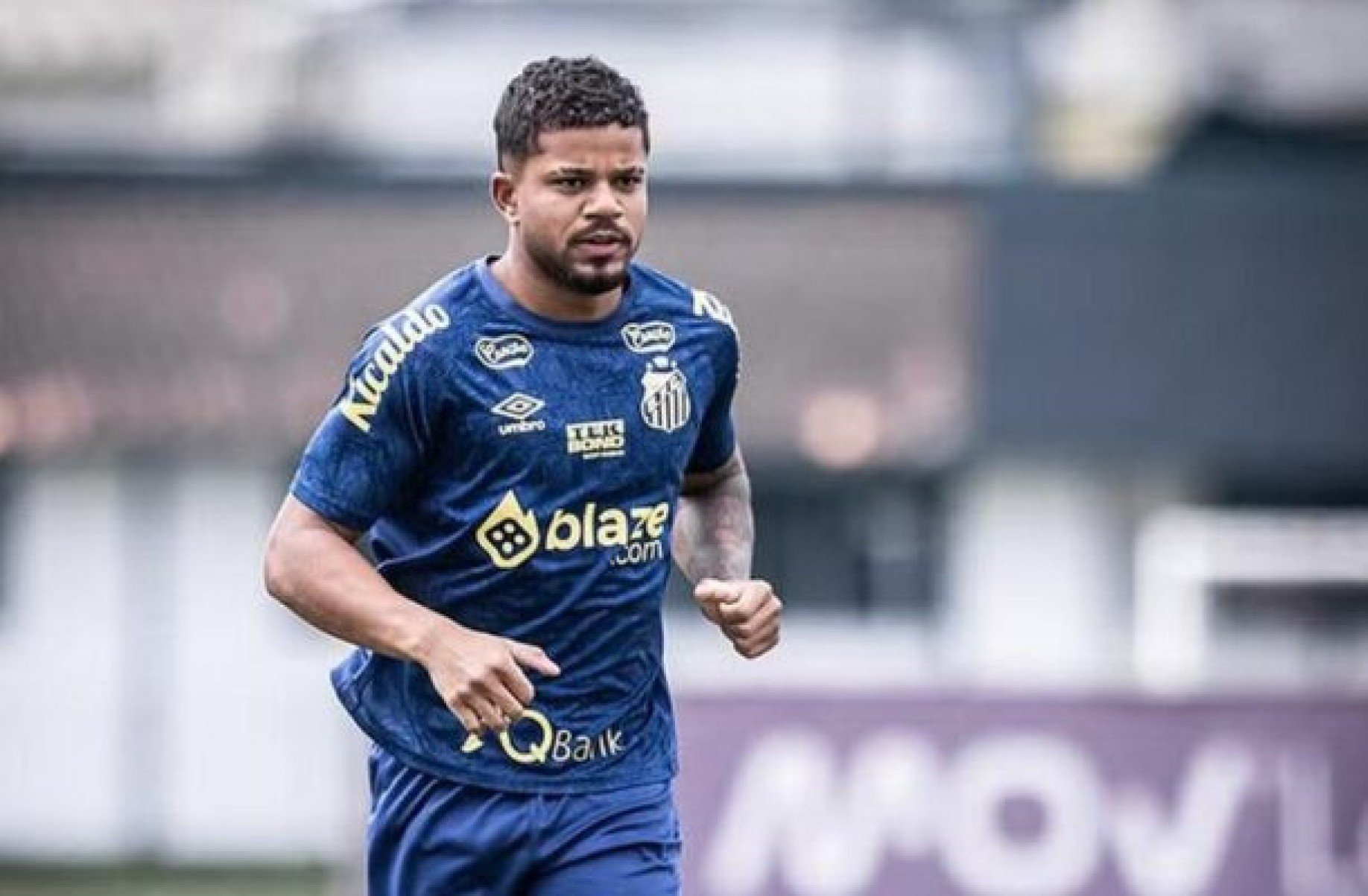 Santos acerta empréstimo de lateral-esquerdo para o Sport