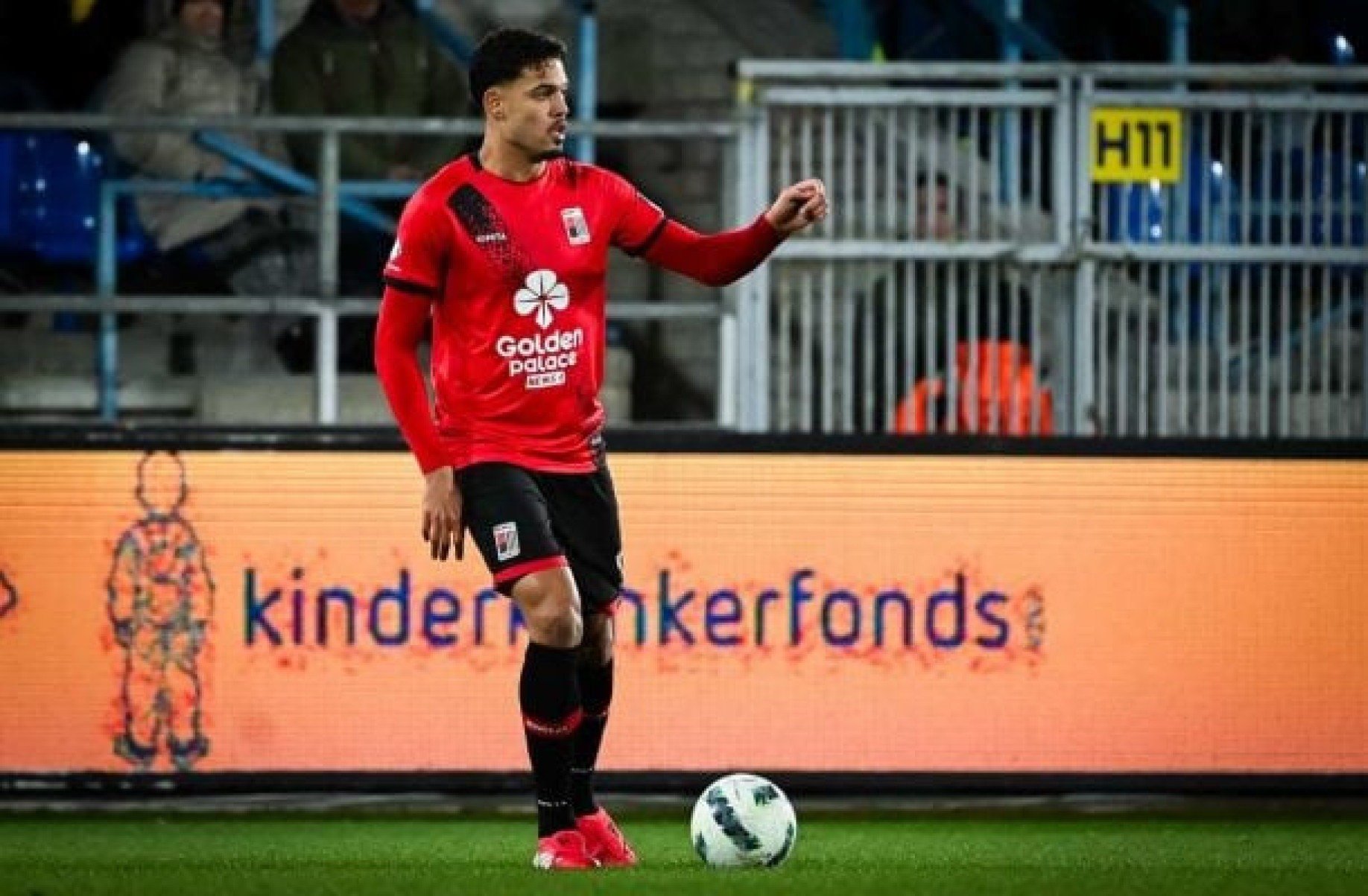 Sousa, ex-Botafogo, movimenta o mercado europeu