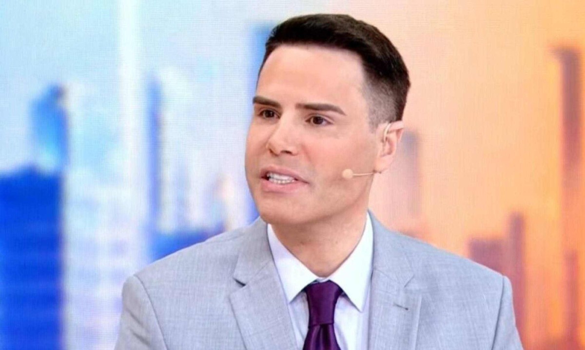 Luiz Bacci provoca o SBT ao vivo e critica saída sem despedida da Record - (crédito: Tupi - Pablo Oliveira) Luiz Bacci provoca o SBT ao vivo e critica saída sem despedida da Record - (crédito: Tupi - Pablo Oliveira)