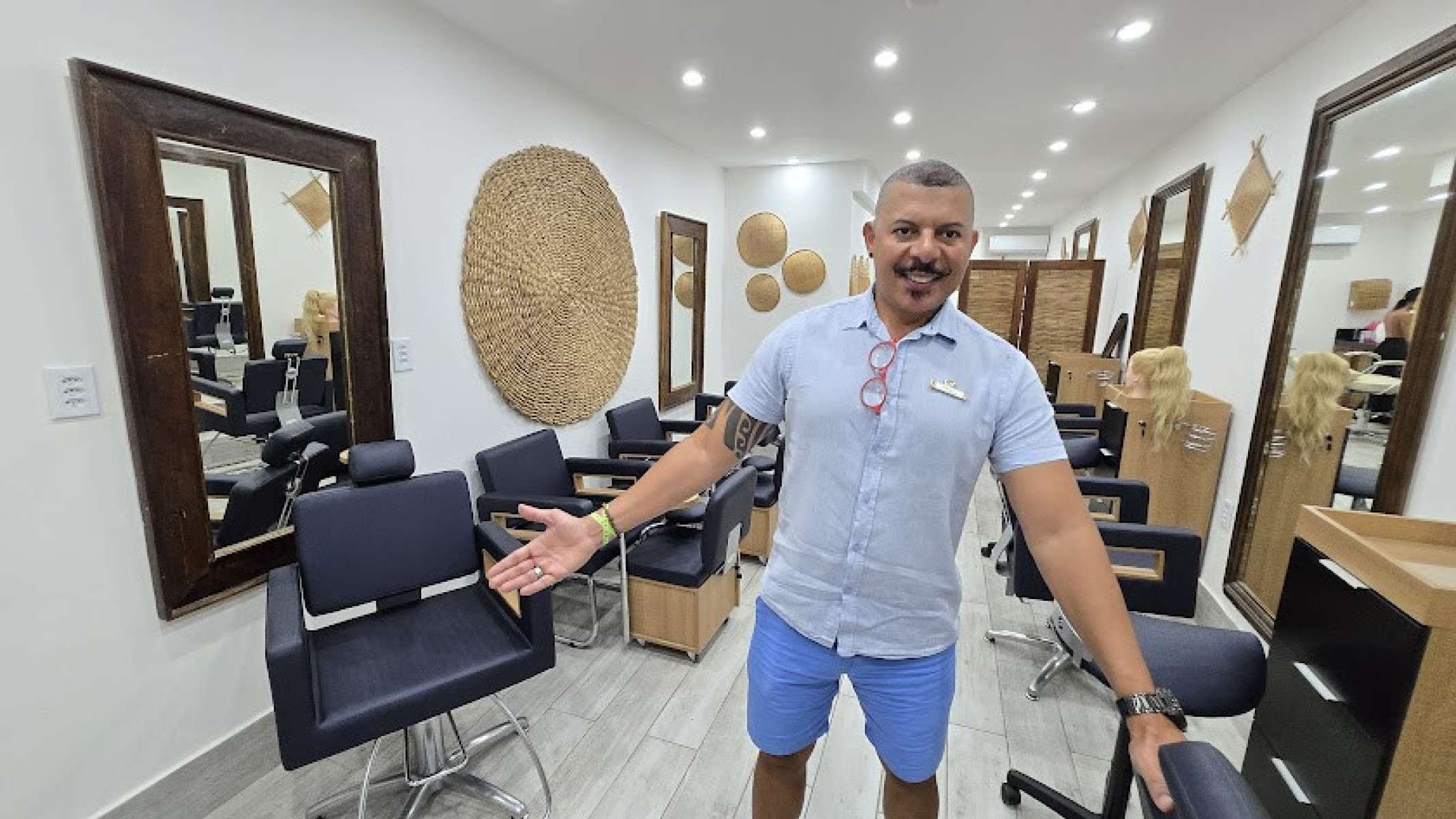 Profissional da beleza, Paulo Gomes possui um salão dentro do Spa do Club Med-Carlos Altman/EM