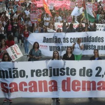 Vídeo: professores de BH voltam a fechar a Afonso Pena em protesto - Marcos Vieira/EM/D.A Press