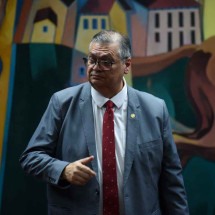 Dino se solidariza com Moraes após sanção: 'Apenas faz o seu trabalho'