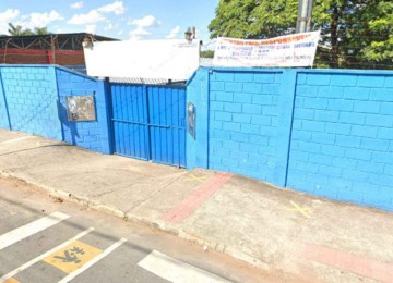 O diretor da escola acionou a polícia depois de encontrar o armário vazio -  (crédito: Reprodução/Google Street View)