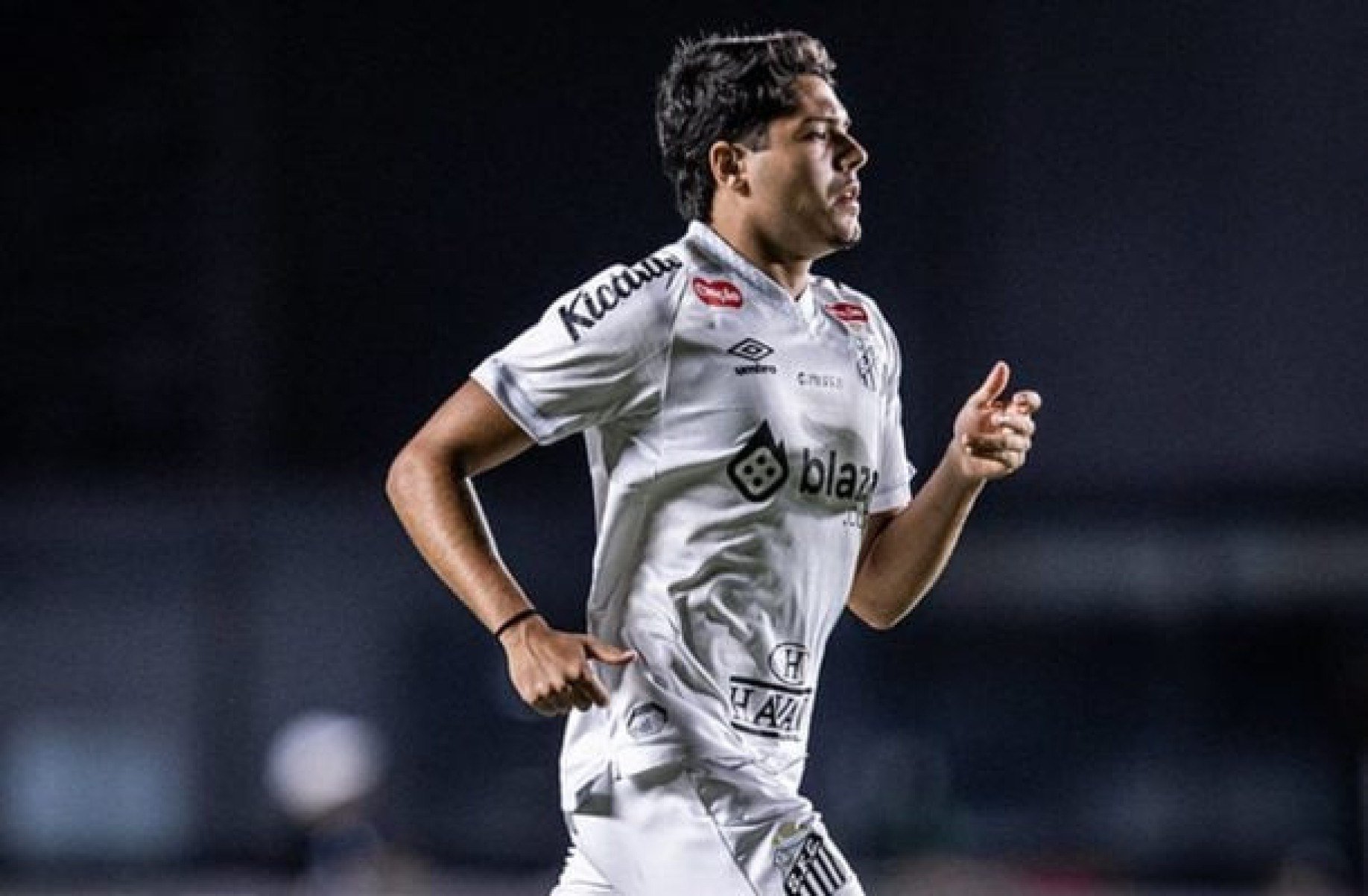Artilheiro do Brasileirão Sub-20 e se candidata a vaga no ataque do Santos