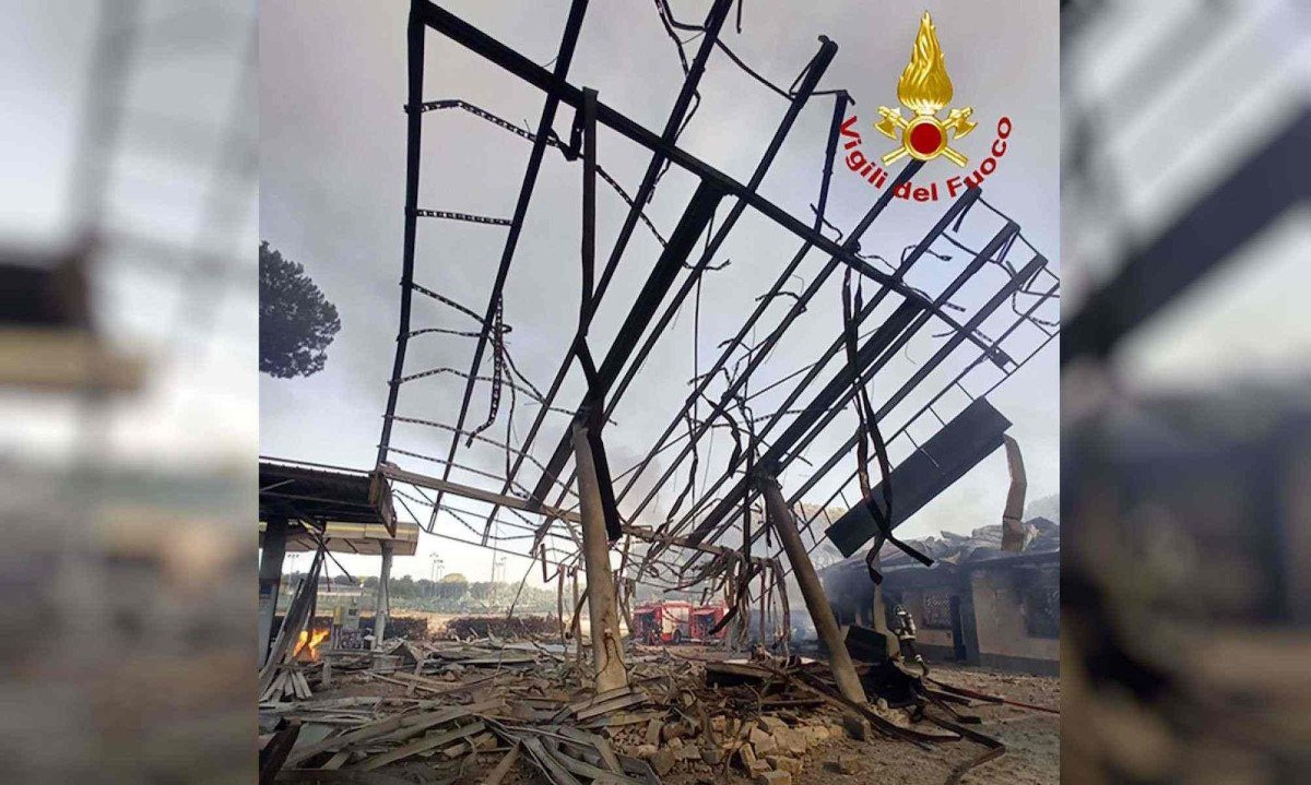 Posto em Roma, na Itália, ficou destruído pela explosão