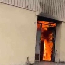 Vídeo: incêndio atinge empresa de móveis no bairro São Cristóvão, em BH - Corpo de Bombeiros (CBMMG) / Divulgação