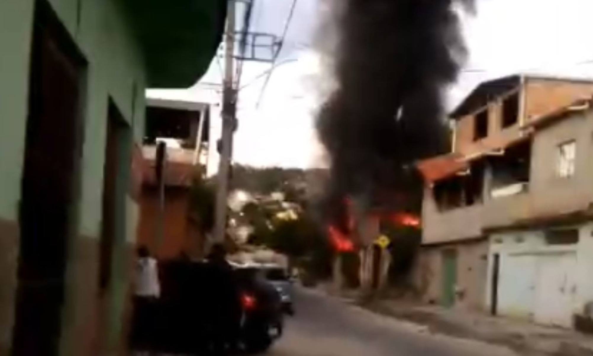 Nenhuma pessoa ficou ferida no incêndio-Divulgação/Corpo de Bombeiros