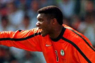 Morre Peter Rufai, goleiro que disputou as Copas do Mundo de 1994 e 1998