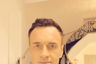 Morre Julian McMahon, Doutor Destino em Quarteto Fantástico, aos 56 anos