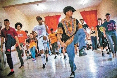 o morador do bairro Palmital em Santa Luza, Black -a desenvolve oficinas de dança e esporte com adolescentes em conflito com a lei -  (crédito: michael borges/divulgação)