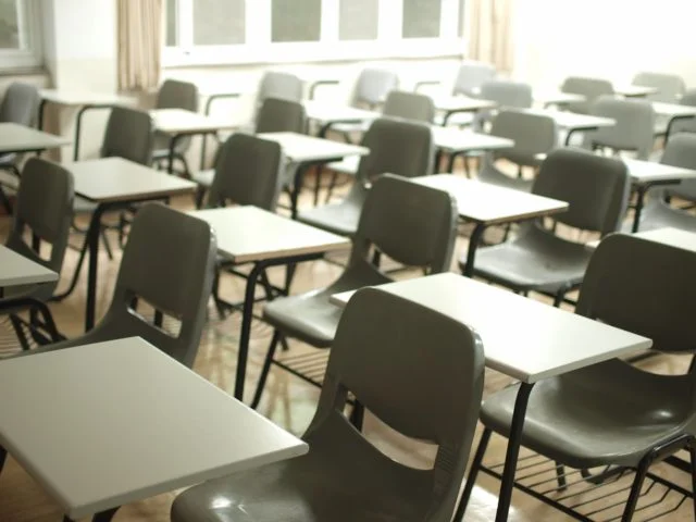 O quanto você é bom em reconhecer celebridades da música? Recentemente, uma professora do ensino médio dos Estados Unidos resolveu testar o conhedimento dos alunos em sala de aula. E o resultado viralizou na internet. -  (crédito: MChe Lee Unsplash)