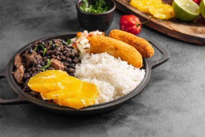 Feijoada lidera ranking de comidas brasileiras criado por IA -  (crédito: FreePik)