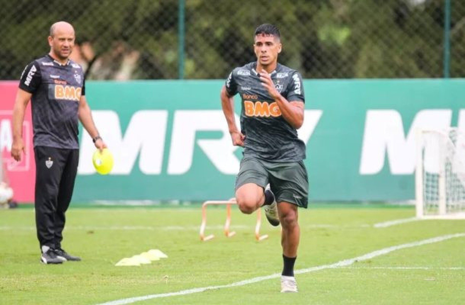 Atlético-MG negocia empréstimo de meia com o futebol chinês