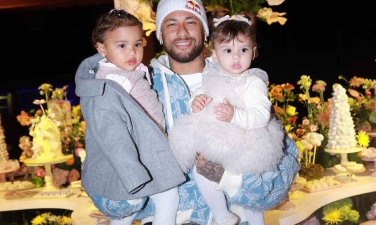Neymar celebra aniversário de Helena ao lado das filhas -  (crédito: Tupi - Pablo Oliveira)