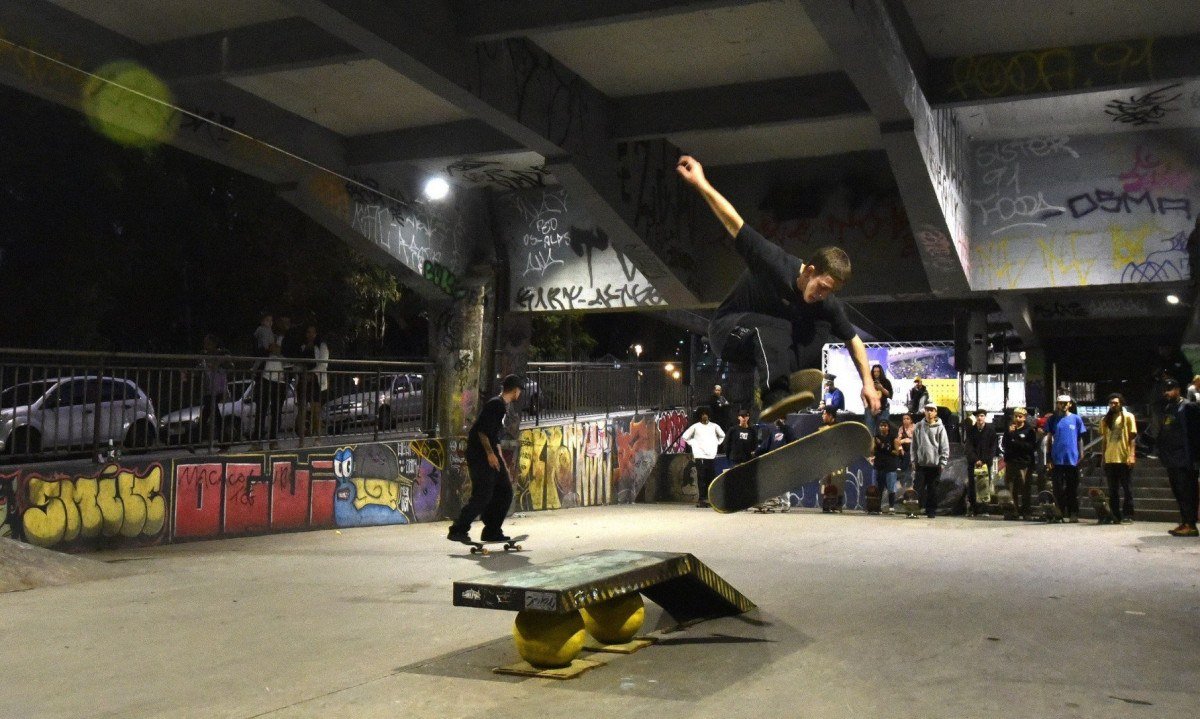 Competição de manobras de skate aconteceu embaixo do Viaduto Santa Tereza-Ramon Lisboa/EM/D.A Press