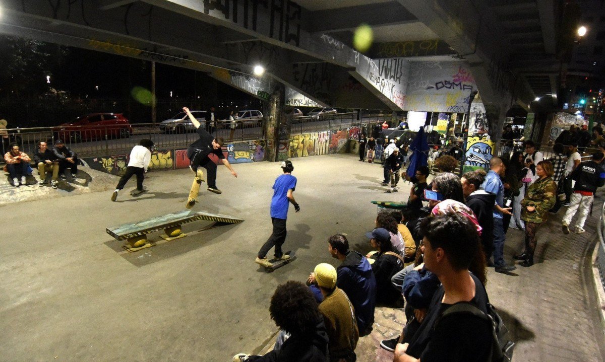 Competição de skate fez parte da celebração do Centro de Referência das Culturas Urbanas - Viaduto Santa Tereza (CRC URB) -  (crédito: Ramon Lisboa/EM/D.A Press)