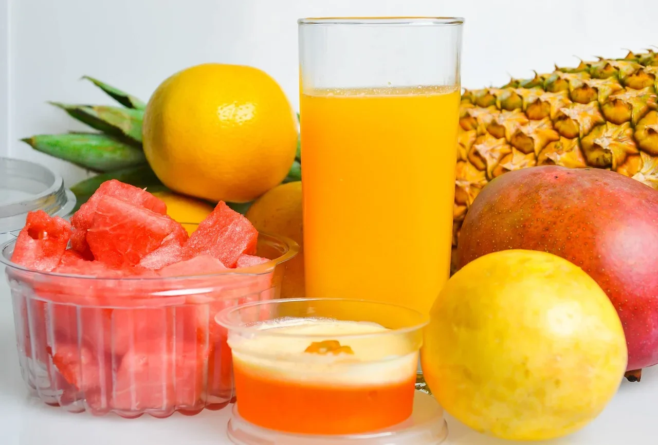 Volta às aulas: sucos 100% fruta podem deixar a lancheira mais nutritiva - Imagem de balt por Pixabay

