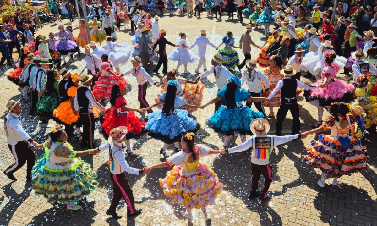 As apresenta&ccedil;&otilde;es musicais no Arraial de Bel&ocirc; come&ccedil;am, &agrave;s 19h, com o DJ Coroa -  (crédito: Jair Amaral/EM/D.A Press)
