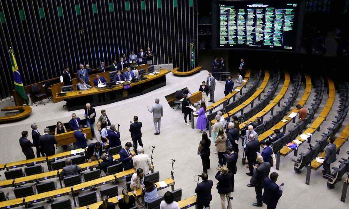 O legislativo brasileiro é fonte contumaz de gastos, sobretudo quando se trata de seus próprios privilégios e dos ricos.
- (crédito: Kayo Magalhães/Câmara dos Deputados – 13/3/25) O legislativo brasileiro é fonte contumaz de gastos, sobretudo quando se trata de seus próprios privilégios e dos ricos.
- (crédito: Kayo Magalhães/Câmara dos Deputados – 13/3/25)