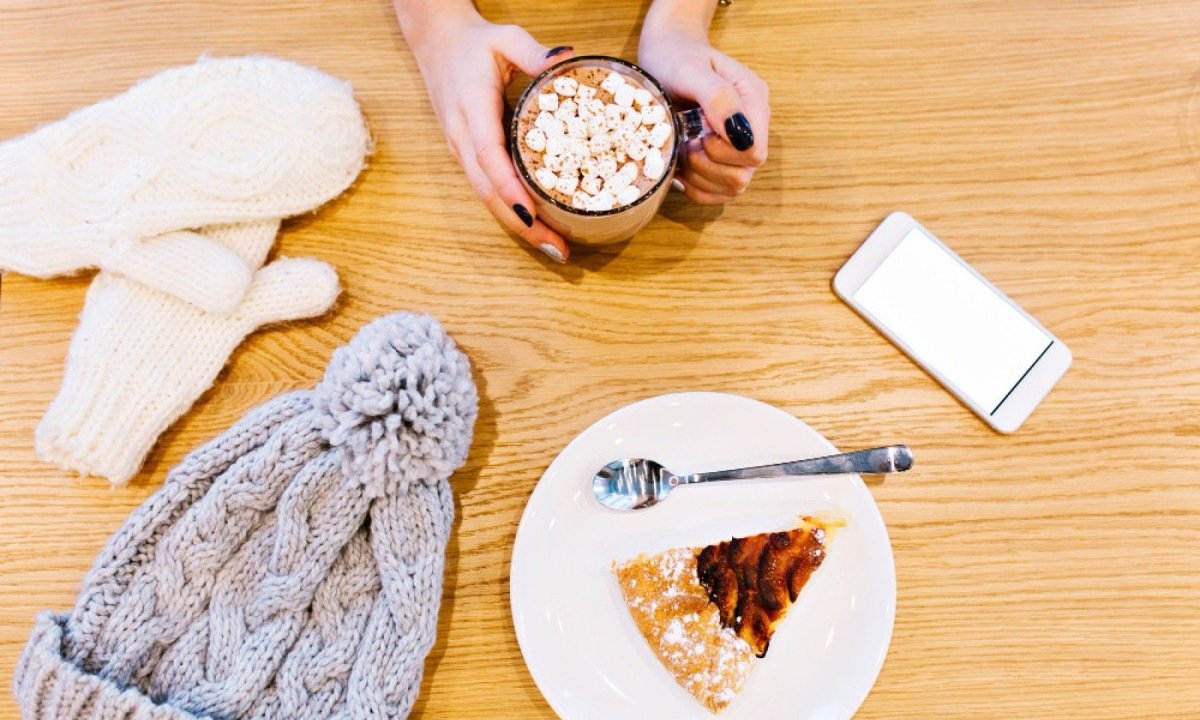 Mesmo com a tentação de alimentos mais gordurosos no frio, continua sendo fundamental manter uma dieta balanceada  -  (crédito: lookstudio/FreePik)