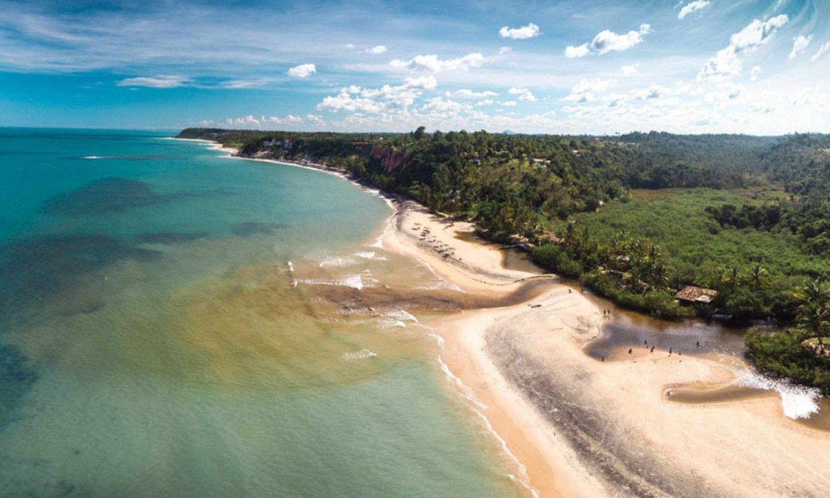 Na f&eacute;rias, conhe&ccedil;a as belezas naturais no Sul da Bahia, como a Praia do Espelho, em Trancoso, distrito de Porto seguro 