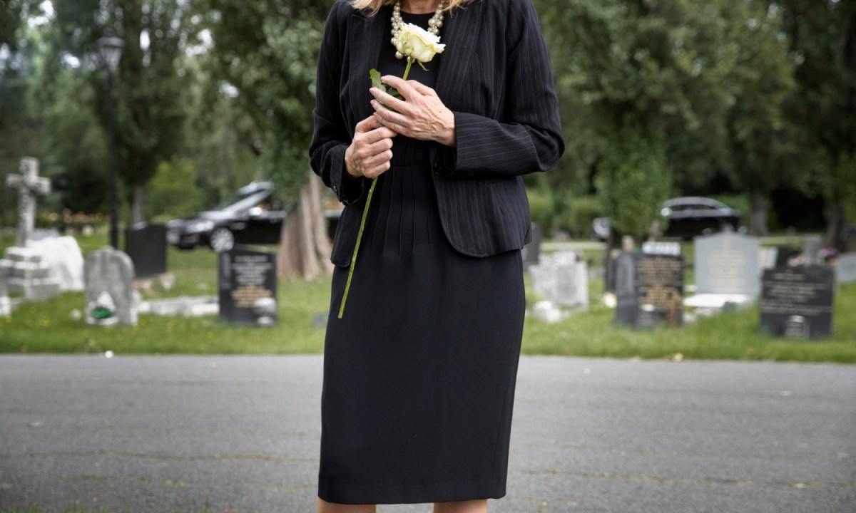 Cadeia de profissionais integra serviços funerários - (crédito: DINO)