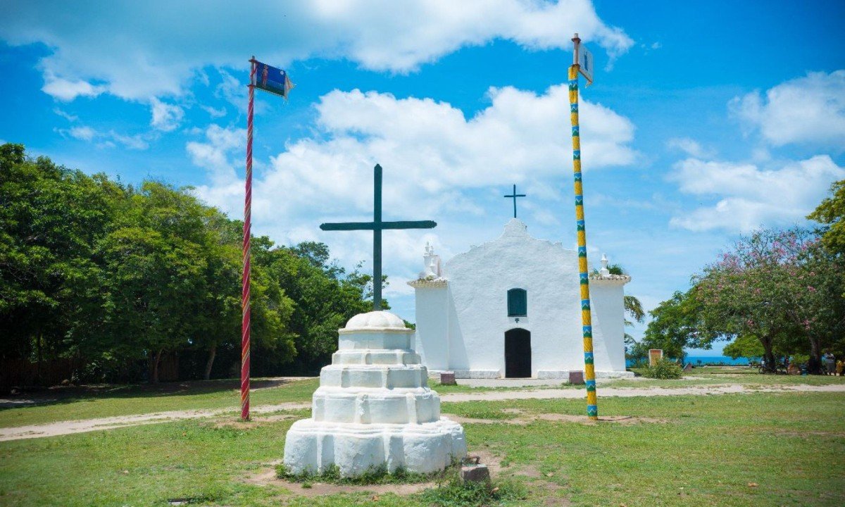 Bem no cora&ccedil;&atilde;o do Quadrado, em Trancoso, situa-se a Igreja de S&atilde;o Jo&atilde;o, constru&iacute;da em 1656
