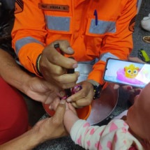 MG: bombeiros socorrem bebê de 5 meses com dedo preso em 'hand spinner' - Corpo de Bombeiros (CBMMG) / Divulgação